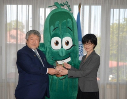 Mr. Q Makes His Debut